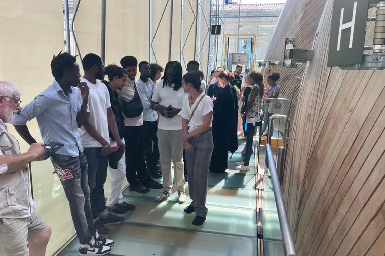 Insultes racistes envers ses salariés: 1 000 euros requis contre le patron d'un restaurant à Bordeaux