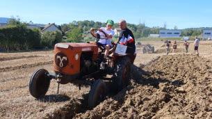 Agriculture. « Ce tracteur, c’est celui de mon arrière-grand-père » : dans ce village isérois, le concours de labour réunit les générations