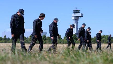 Ce que l'on sait des deux suspects identifiés après "l'attaque hybride" menée avec un drone explosif à Leipzig
