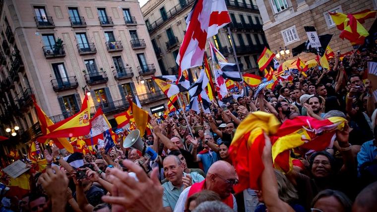 Ceuta: entre soutien et exaspération, des milliers de personnes manifestent en Espagne un mois après l’afflux de migrants