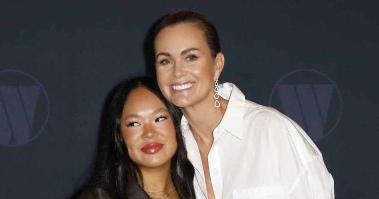 « Mes deux tourtereaux préférés » : Laeticia Hallyday attendrie par le geste tendre de Jade et Aaron