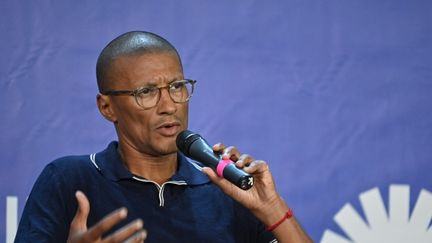 Le maire socialiste de Saint-Ouen, Karim Bouamrane, ne soutiendra pas François Hollande sans "mea culpa" sur la déchéance de nationalité