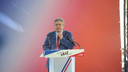 VIDEO. "Comment peut-on être aussi misérable ?" : à Lille, Jean-Luc Mélenchon cible Jordan Bardella, "un fasciste sans réputation et sans portée"