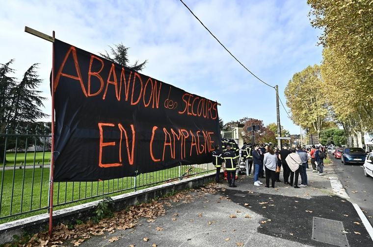 Les pompiers entament une grève nationale d’au moins six semaines pour réclamer plus de moyens