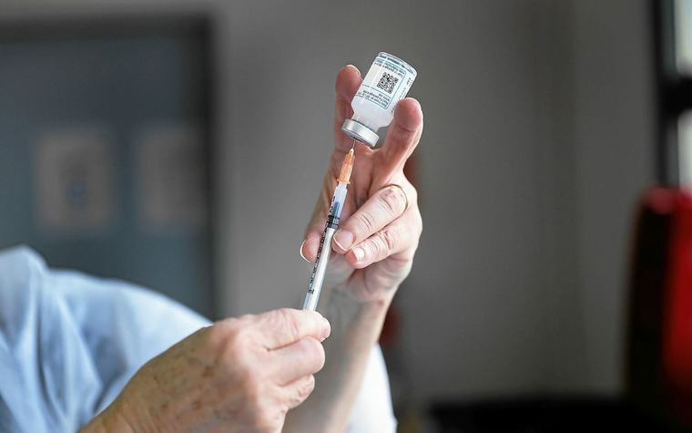 La généralisation du carnet de vaccination électronique d’ici 2028 demandée par la Cour des comptes