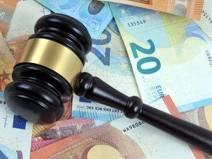 Le signataire de la lettre de licenciement ne travaillait pas pour l'entreprise : licencié après une série de manquements, un salarié obtient 242 595 euros en justice