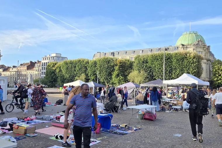 "On préfère fuir la foule du premier jour" : le dimanche, la braderie de Lille rime avec flânerie