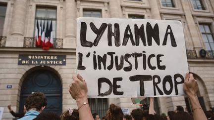 "La loi c'est le signal et l'orientation" qui sont "donnés à une société", lance une figure de la lutte pour les droits des femmes et des enfants à propos du projet de loi "intégrale" contre les violences sexistes et sexuelles