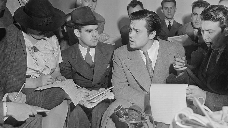 Plus banale qu’un feuilleton du dimanche, moins innocente qu’une simple fiction : l’émission du 30 octobre 1938 a fait décrocher des téléphones dans toute l’Amérique