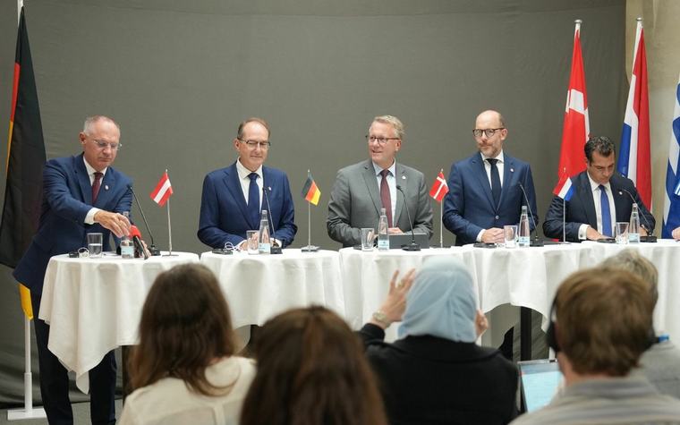 Cinq pays européens veulent créer des « hubs de retour » en 2027 pour expulser les migrants déboutés du droit d’asile vers des pays tiers