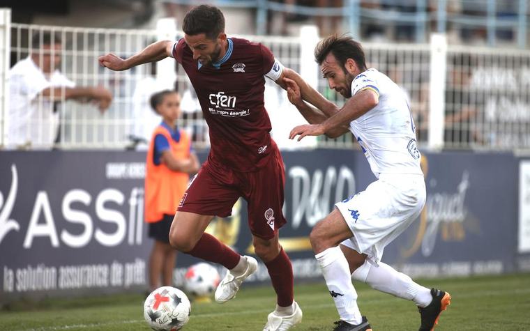 Foot : Angoulême dompte Chauray et prend la tête du championnat