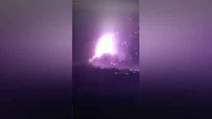 Indonésie : l'éruption d'un volcan bloque le trafic aérien