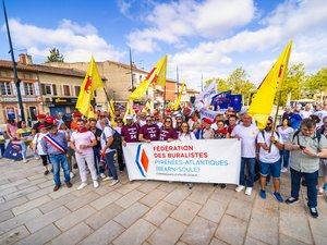"Nous voulons simplement vivre de notre métier" : au sud de la Haute-Garonne, 400 buralistes se mobilisent et réclament un moratoire sur les prix du tabac