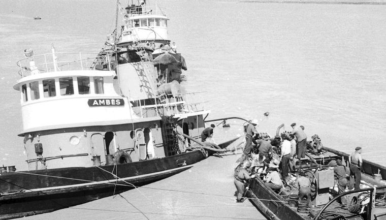 En 1955, cercueil de fer pour trois marins bordelais : le remorqueur « Ambès » n’avait pu être renfloué à Pauillac en Gironde, malgré l’intervention rapide des secours