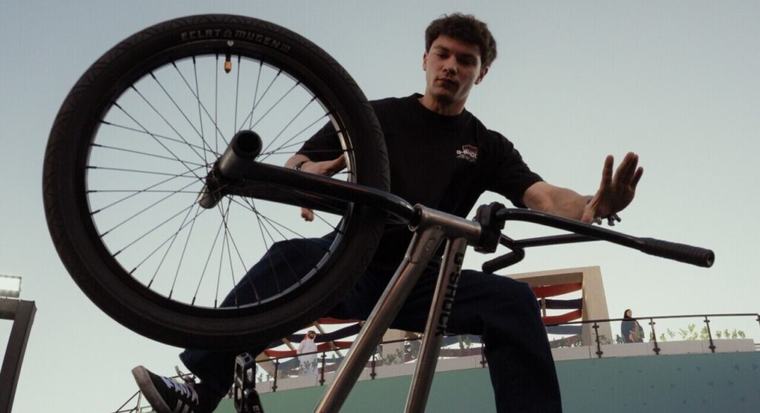 Une star du BMX propose démos et initiations à Caen ce samedi : "On peut apprendre des figures dès le premier jour"