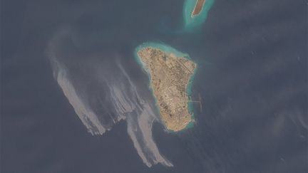 Des médias iraniens font état d'explosions à proximité de l'île iranienne de Kharg