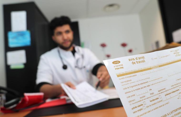 Arrêts de travail : ce sera plus strict et ce n’est pas fini ! Voici ce qui change à partir du 1er septembre 2026