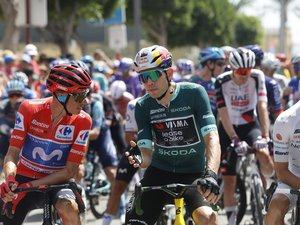 Vuelta 2026 : "Certains sont allés à l’hôpital !" Une menace de grève pourrait chambouler la 15e étape, les coureurs se plaignent de la chaleur