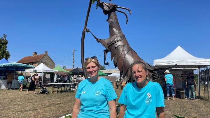 Bio ou conventionnel : deux éleveuses font vivre la filière caprine en Dordogne