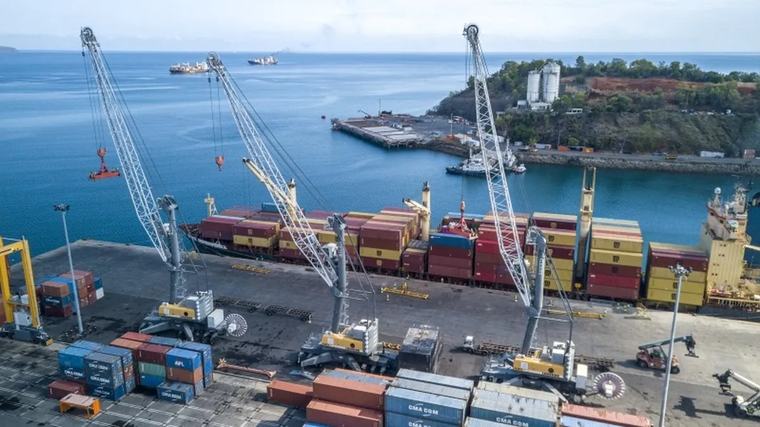 Le Département-Région annonce que l'activité a repris au port de Longoni