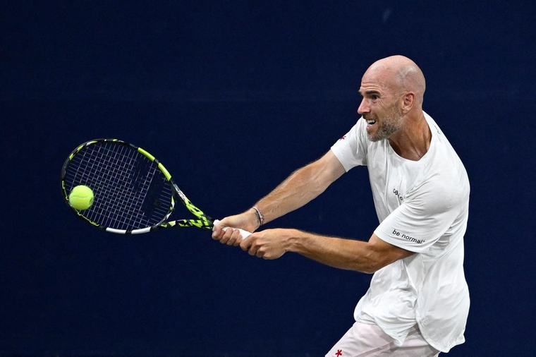 « Ça sent la weed sur le court, il y a du bruit de partout » : Adrian Mannarino critique les conditions de jeu à l’US Open