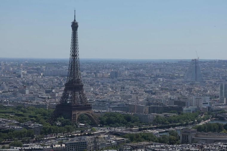 « Ces conditions n’auraient pas dû être acceptées » : la tour Eiffel fermée en raison d’une grève déclenchée après l’éviction de personnel féminin lors d’une visite privée