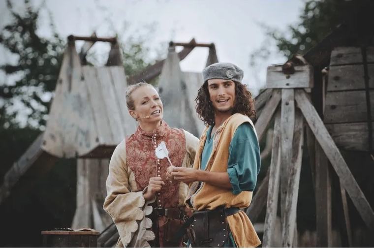 "On s'est rencontrés en prince et princesse" : comment deux anciens cavaliers ont créé leur propre troupe en Vendée