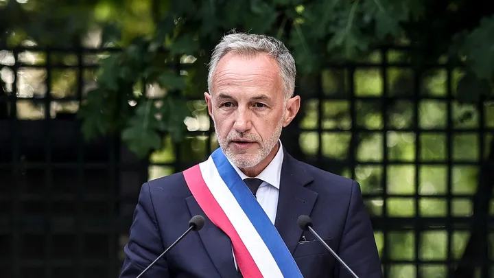 Violence dans le périscolaire à Paris : des familles portent plainte contre le maire, Emmanuel Grégoire, et Anne Hidalgo