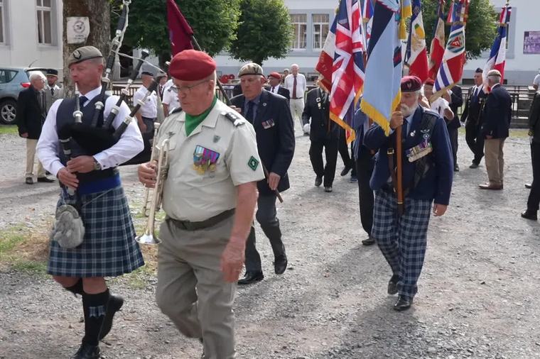 Français et Anglais commémorent le sacrifice des commandos britanniques et la répression sauvage de la population lors de la Libération des Vosges