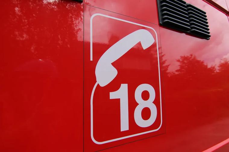À 17 ans, sans permis, il loue une puissante voiture sous une fausse identité : une jeune femme de 19 ans décède, deux autres blessées grièvement