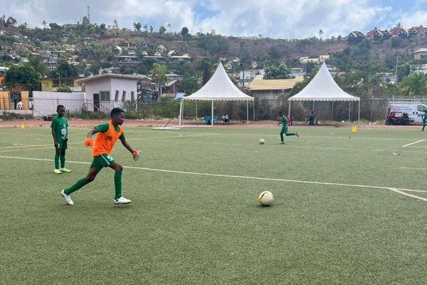 La quatrième Orange Cup lancée à Cavani, près de 1.200 jeunes footballeurs réunis dans ce défi mêlant sport et éducation au numérique